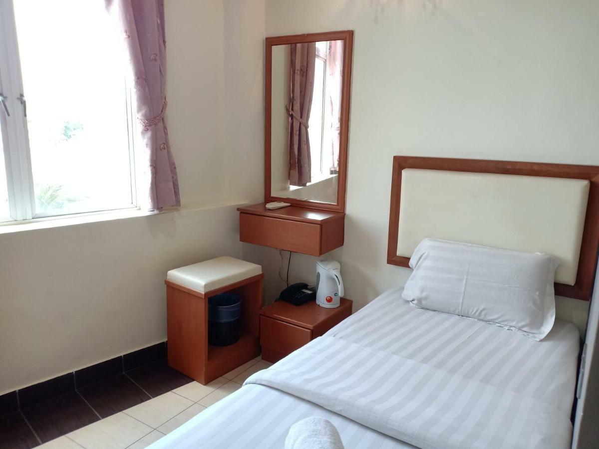 Tc Inn Business Hotel @ Seri Kembangan Exterior foto